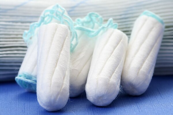 卫生巾加工：卫生棉条和卫生巾，哪个更好用？卫生棉条会伤害处女膜吗？
